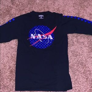Medium Long sleeve NASA shirt!